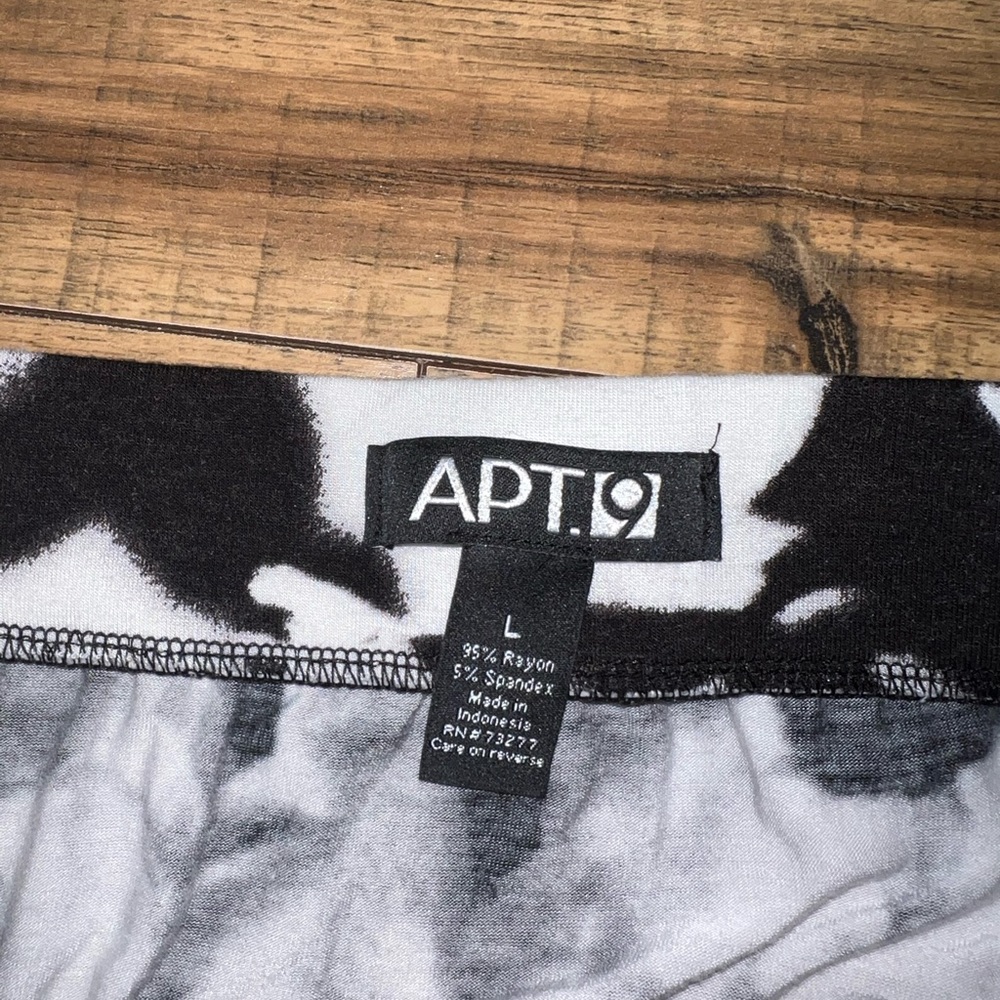 Patterned Skirt - image 3